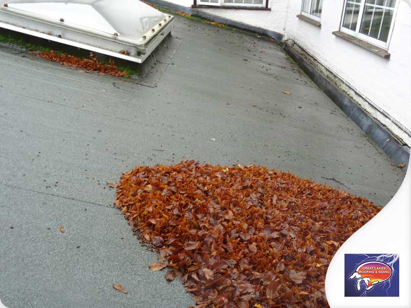 How to Deal With Common Flat Roofing Problems